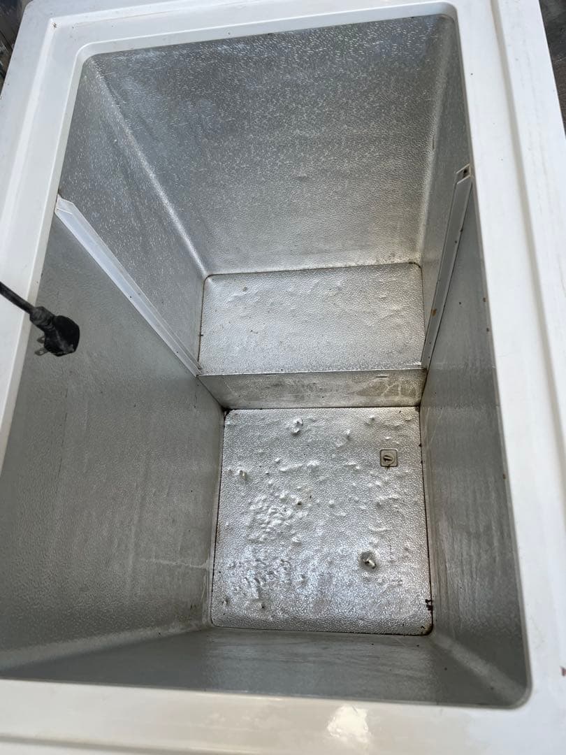 冷蔵、冷凍ストッカー　外観に傷あり