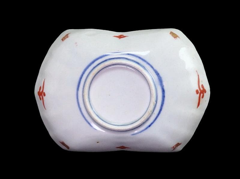 古伊万里 金襴手 波千鳥に幾何学紋の図 熨斗型変形皿