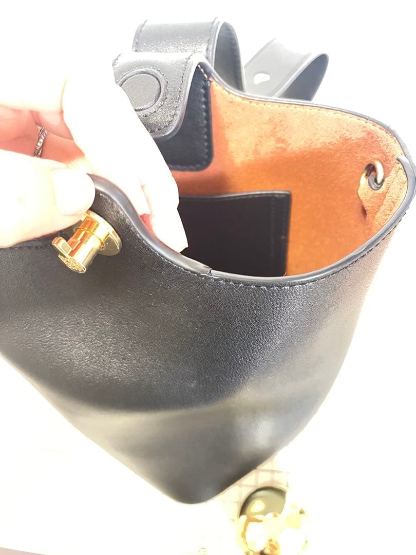 レザー バケツ型 ショルダーバッグ 黒 バケツバッグ ペブル ハンドバッグ