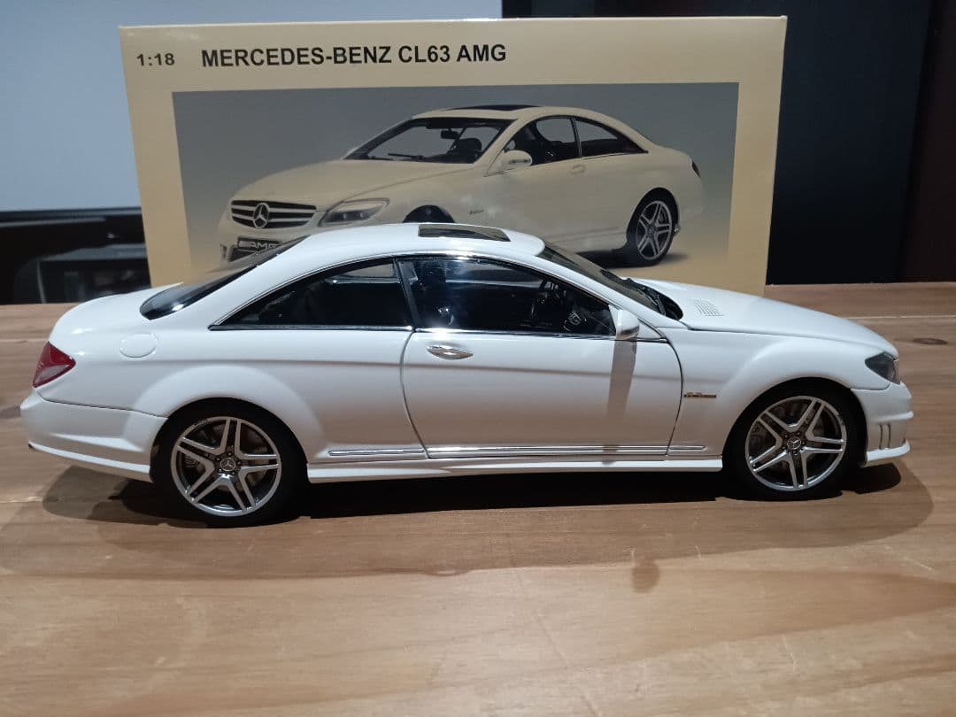 ゆうたん　1/18　メルセデスベンツ　CL63 AMGミニカー　ホワイト