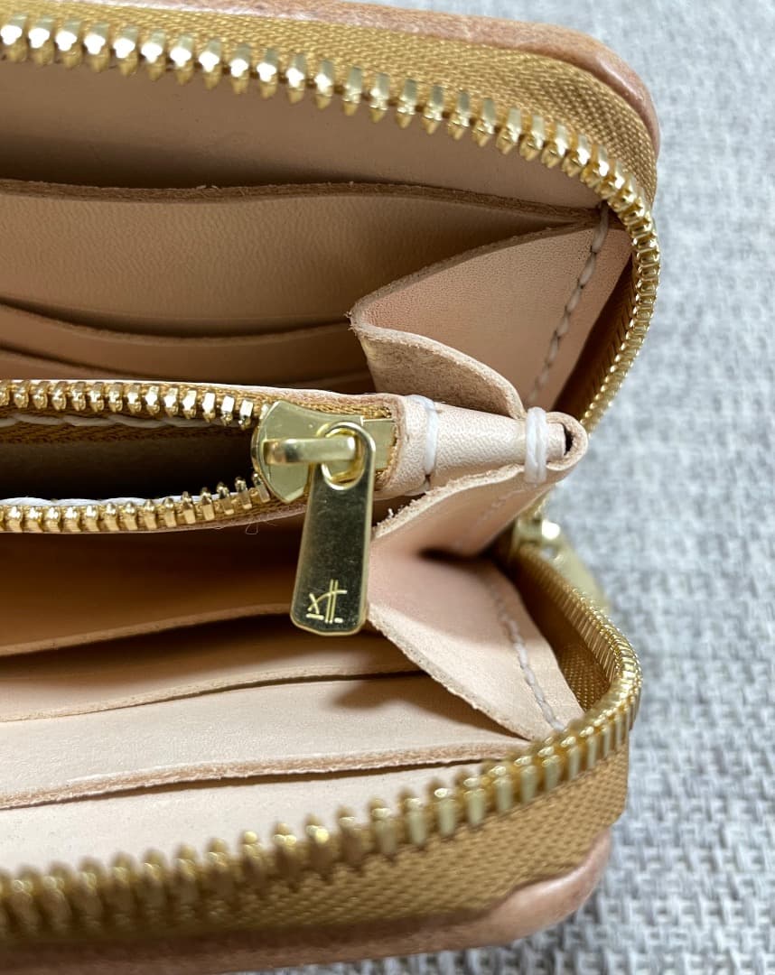 くじらさん専用 ティアドロップ付き極厚ラウンドファスナー長財布／エクセラ