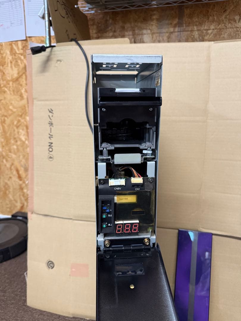 令和6年7月発行新紙幣対応 サンド型両替機 千円札→100円硬貨×10枚