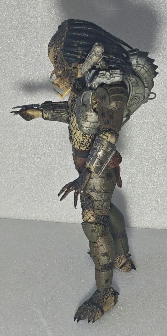 Neca プレデターズ 7インチ アクションフィギュア クラシック・プレデター