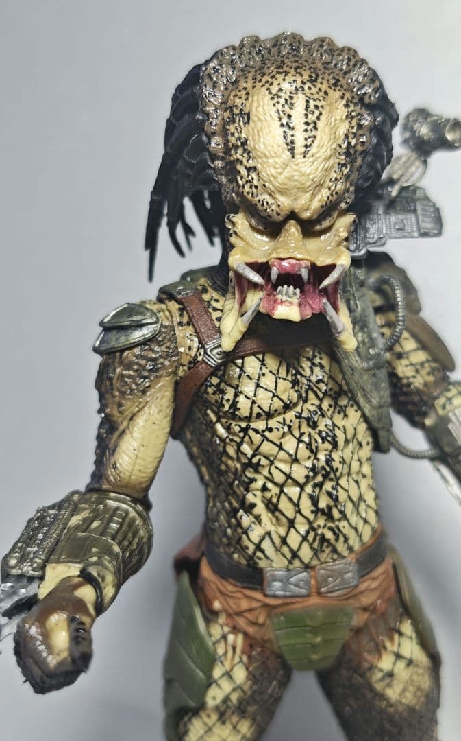 Neca プレデターズ 7インチ アクションフィギュア クラシック・プレデター