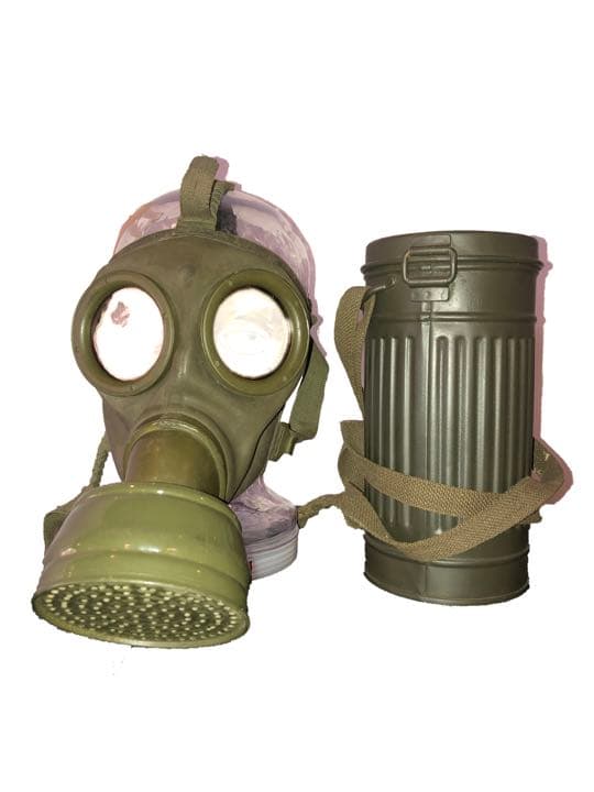 注文 【貴重】ドイツ軍ガスマスクM30【ケース、フィルター付属】