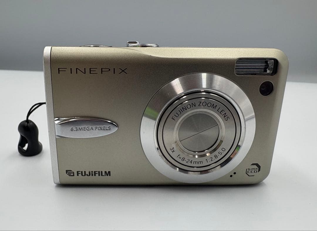 動作確認済】FUJIFILM FINEPIX F30コンパクトデジタルカメラの通販はau