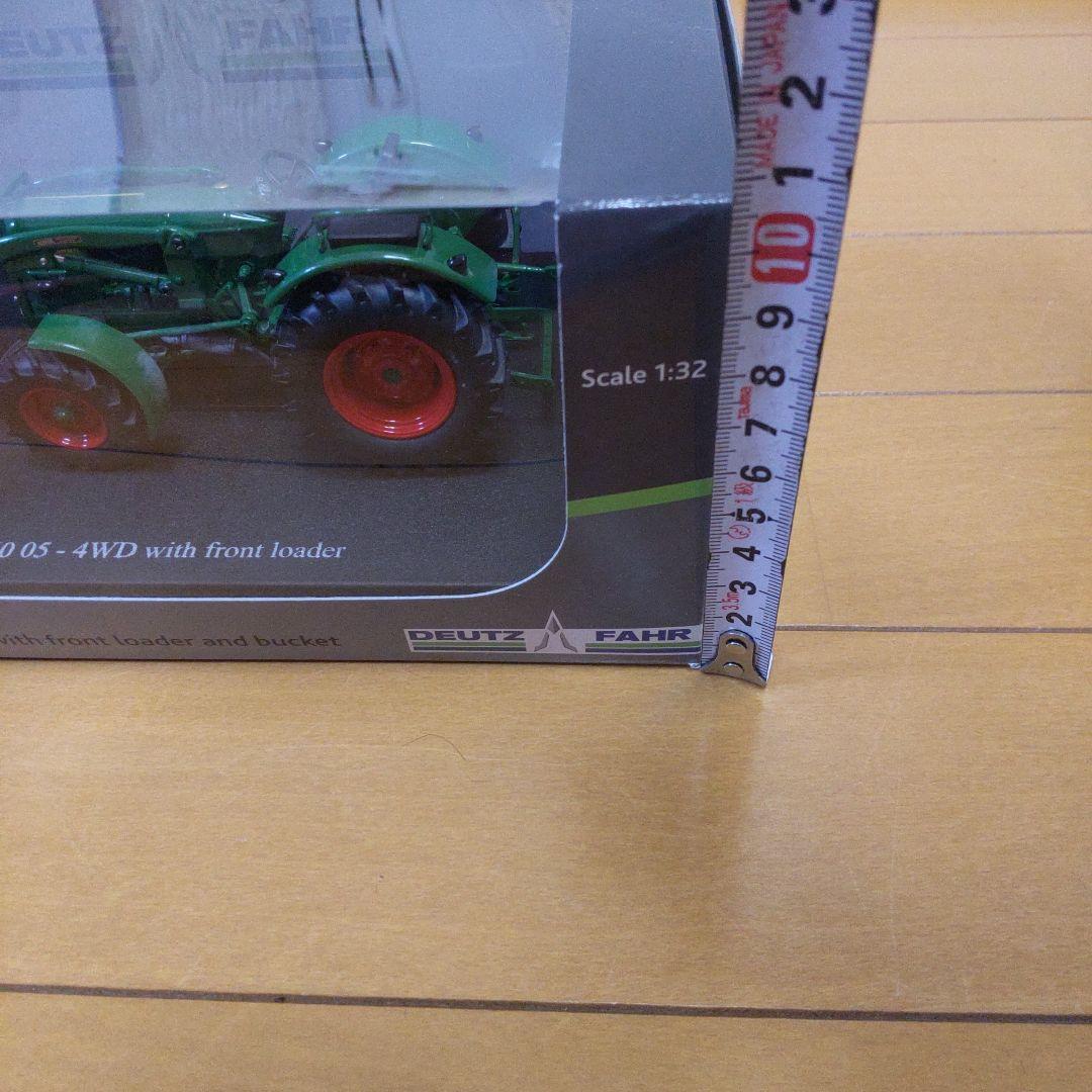 DEUTZ D60 05-4WD フロントローダ&バケット 1/32