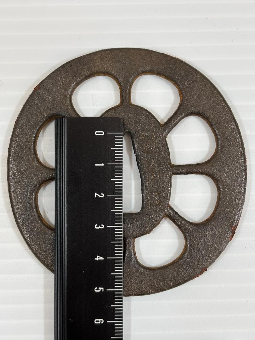 鍔(つば）　鉄製　越前住記内　日本刀 　鶴　江戸　アンティーク