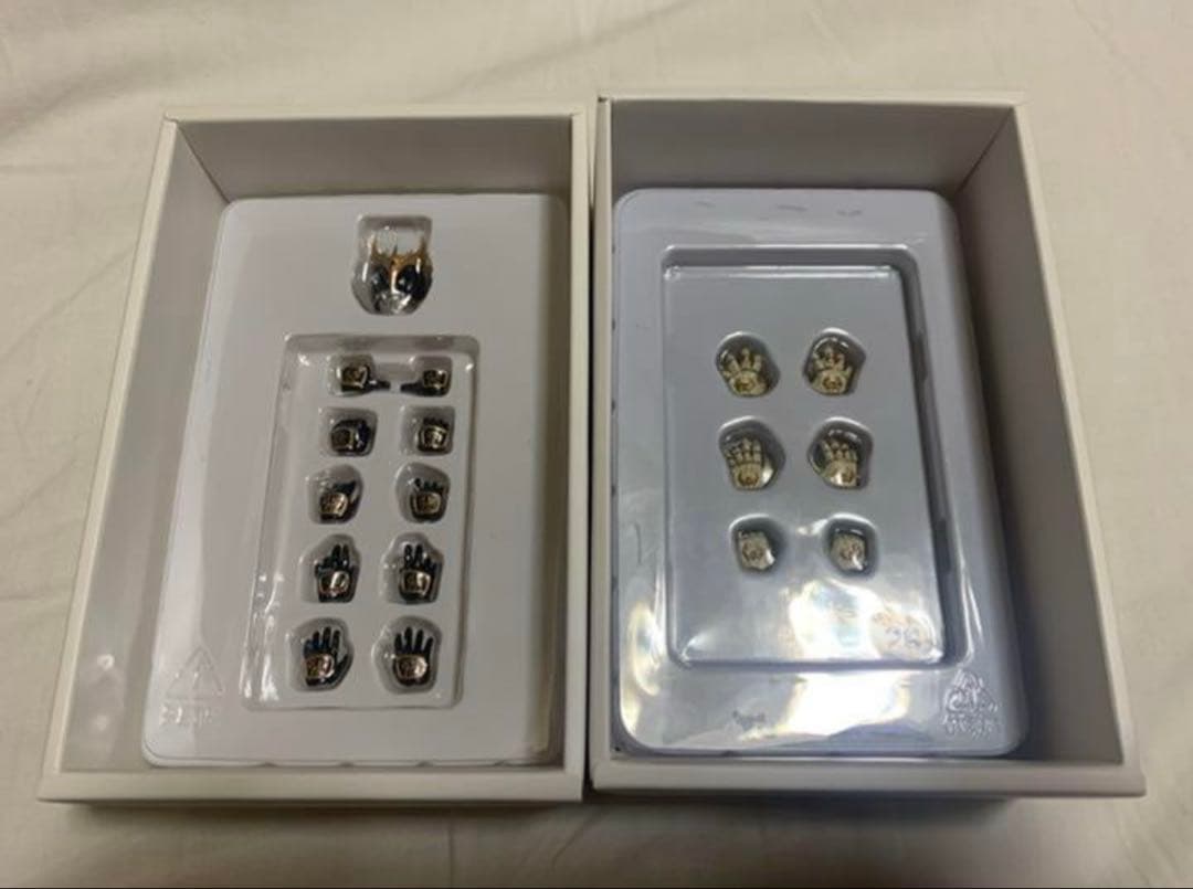 【美品】フィギュアーツ真骨彫仮面ライダークウガアルティメット&ン・ダグバ・ゼバ