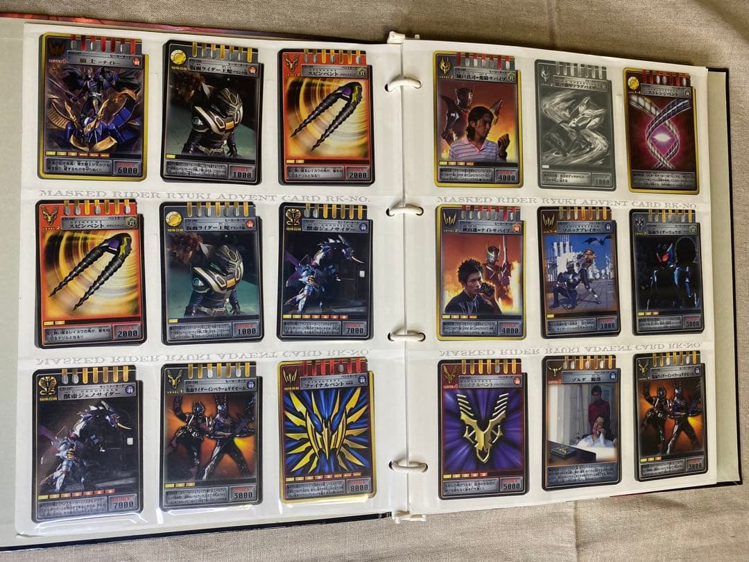 仮面ライダー龍騎 コンプリートカードファイル＋アドベントカード200枚以上