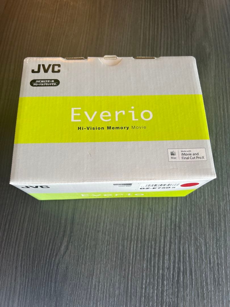 【新品・未使用】Victor JVC Everio GZ-E750-R 三脚付き