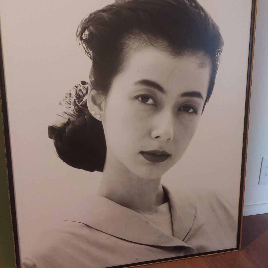 荒木経惟撮影モデル桐島かれん写真パネル