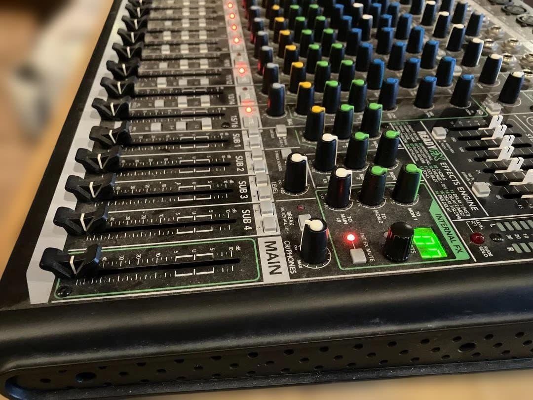 Mackie PROFX16V2 アナログミキサー