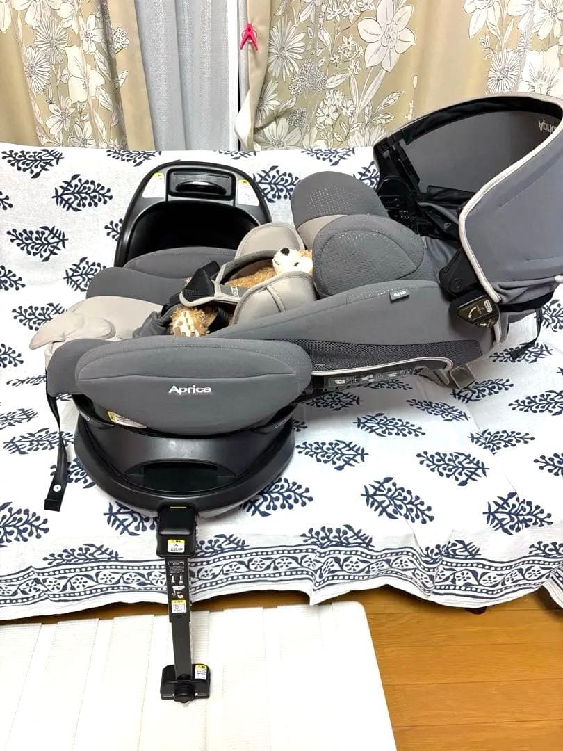 Aprica フラディアISOFIXセーフティー　チャイルドシート 直接取引き可