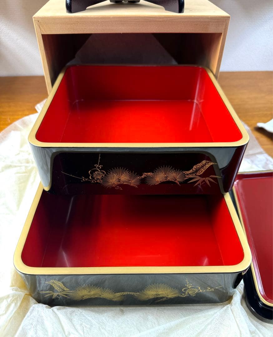 257 輪島塗 松竹梅沈金 二段重 未使用品 共箱 共布 - メルカリ