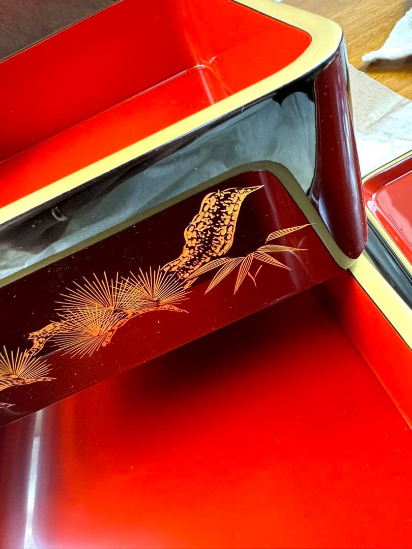 257 輪島塗　松竹梅沈金　二段重　未使用品　共箱　共布