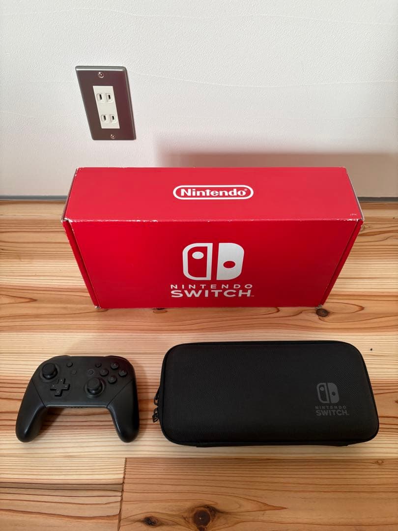 ニンテンドースイッチ 本体(コントローラー キャリングケース付き）