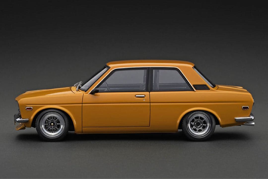 ミニカー IG3304 1/18 Datsun Bluebird (510) Brown