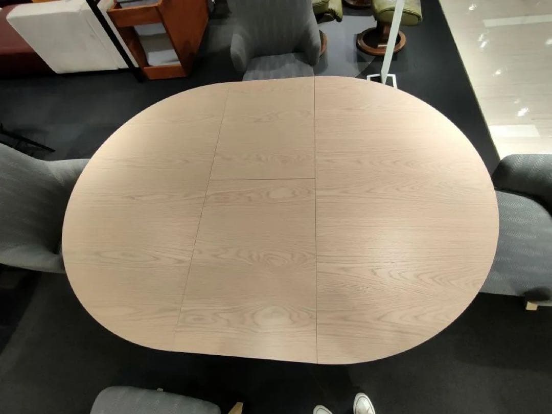 B*y様 ラウンド　ダイニングテーブル　伸長式　ナチュラル