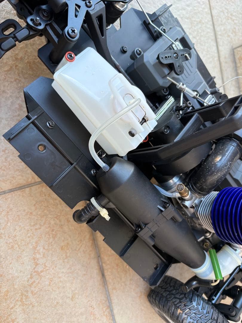 J*n様 特大完成品デアゴスティーニ 1/8 ハマーH1 エンジンラジコン　完全