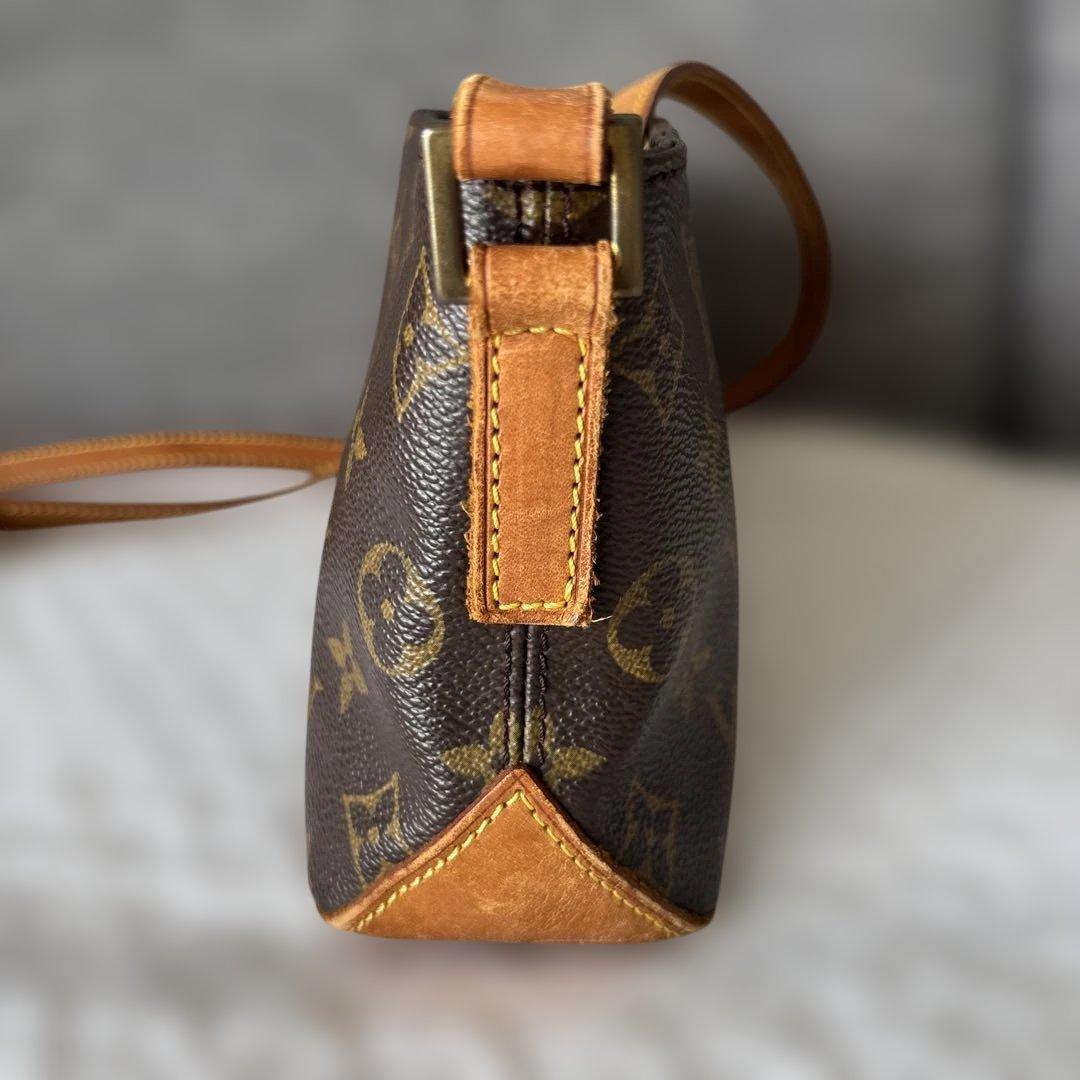 結衣ちゃんママ美品ルイ・ヴィトン モノグラム トロターショルダーバッグ