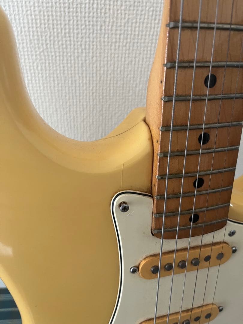 Fresher Straightener エレキギター クリーム色