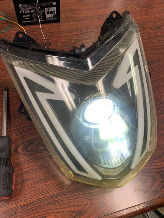 シグナスX3型用ヘッドライト デビルアイ