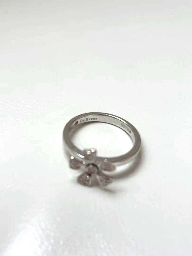 ダイヤモンド　フラワー　リング　ホワイトゴールド