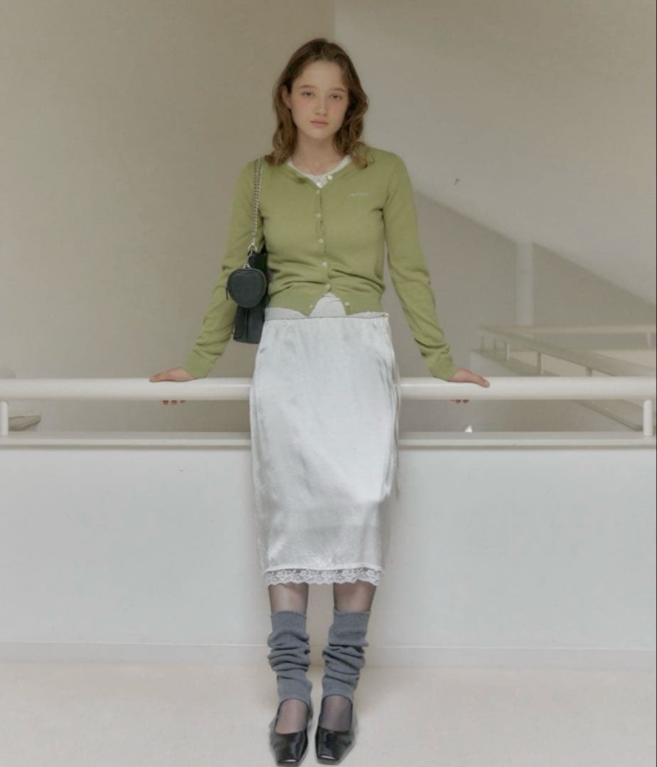 新品未使用タグ付き　giunon クラッシュサテンレーススカート