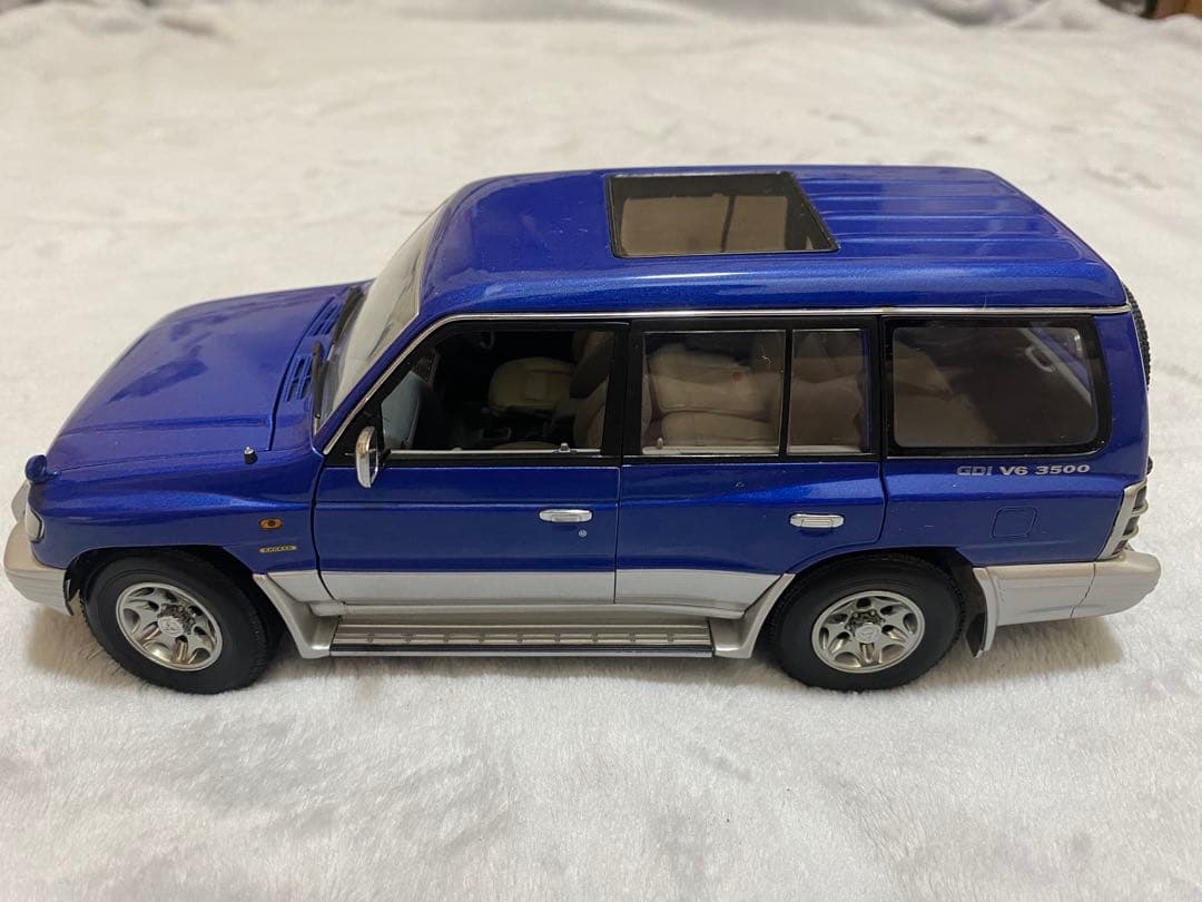 AUTOart Mitsubishi Pajero 1/18