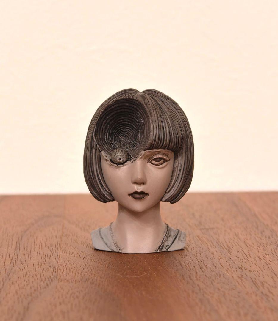 伊藤潤二 うずまき 呪いの小箱 フィギュアUZUMAKI 黒谷あざみ 蓄光