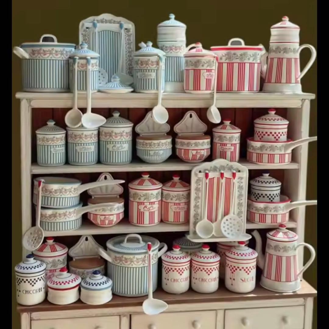 ミニチュア　キッチン雑貨　レッドストライプ　西洋雑貨　ドールハウス 1/6