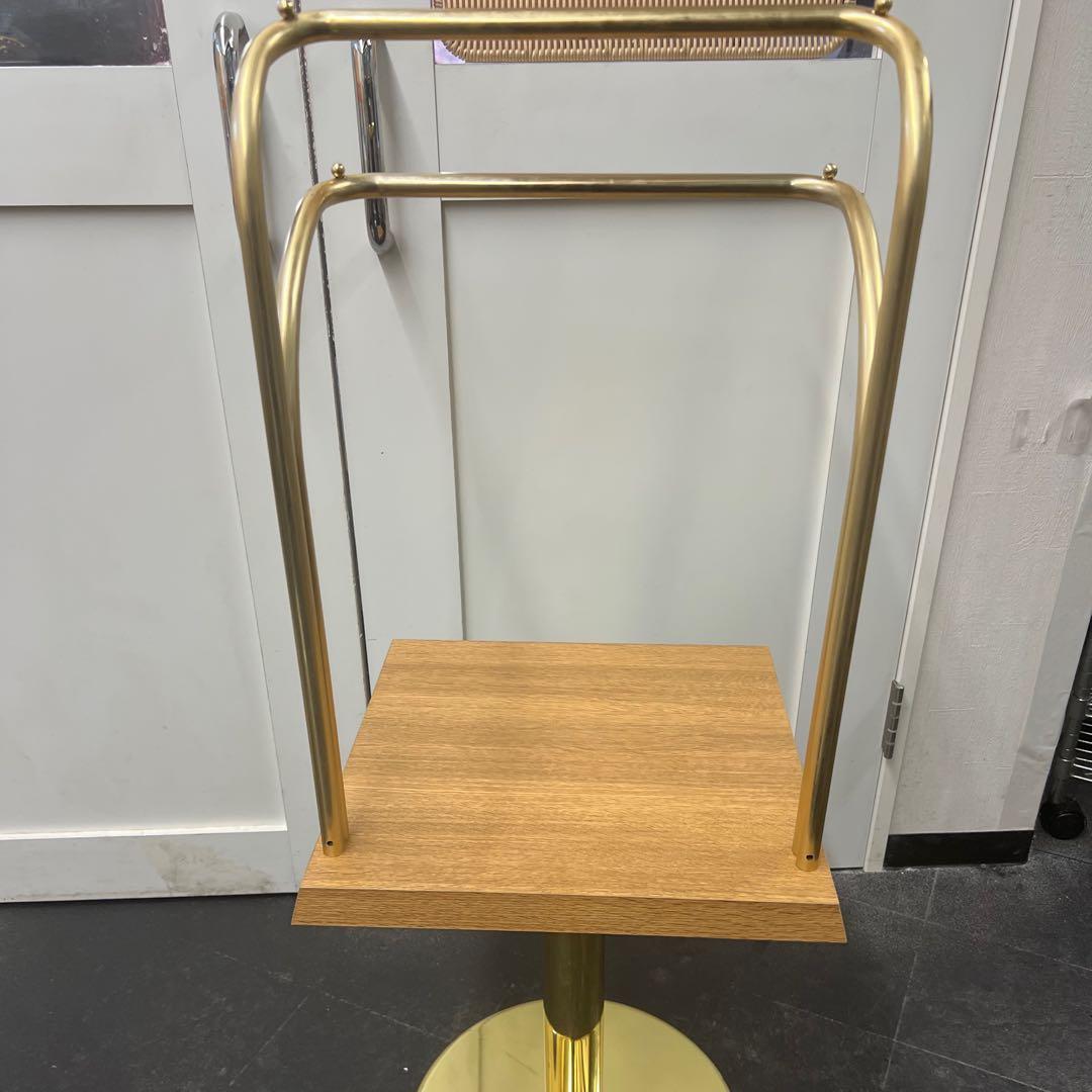 中古品】シンプルセルフスタンド パン屋 トング・トレー 台 収納 飾り棚