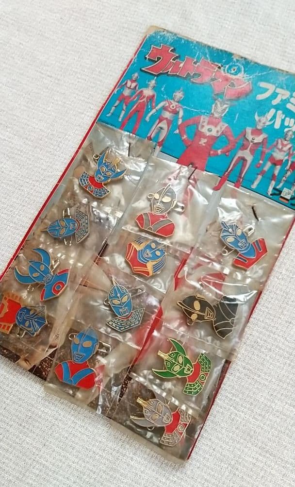 激レア!！ウルトラマンファミリーバッチ