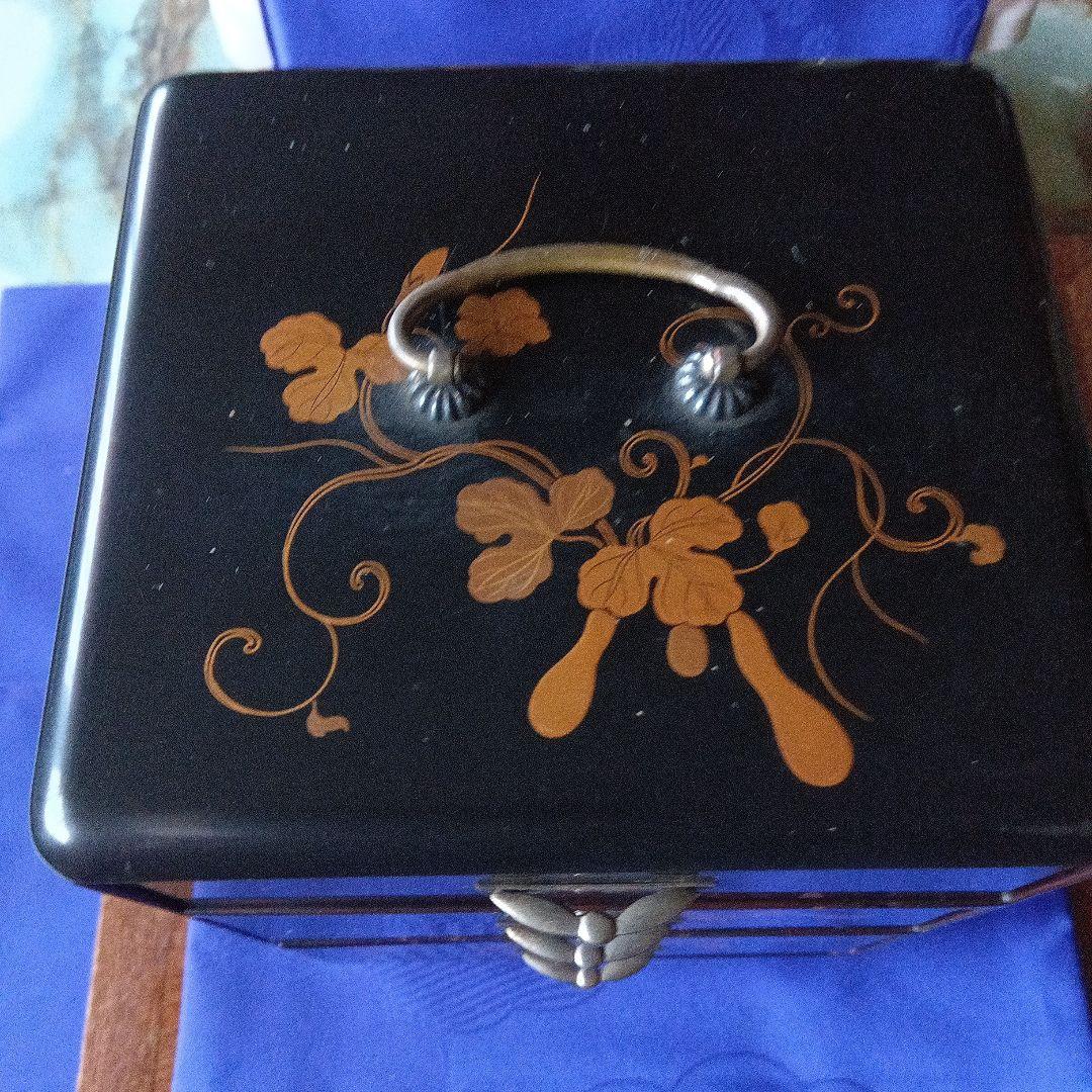 黒色の文房具収納ボックス 3段引き出し