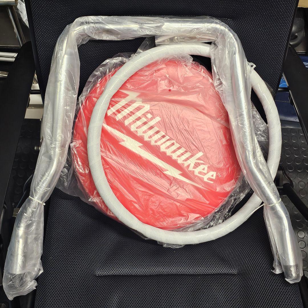 ③ミルウォーキー スツール