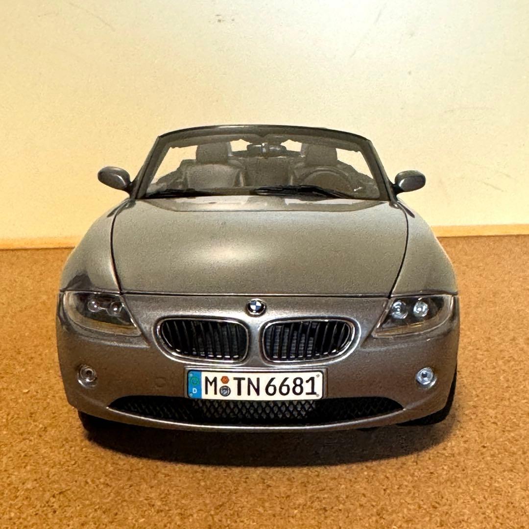 BMWオリジナル　BMW Z4 E85 1/18