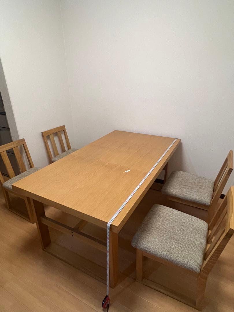 ニトリ　ロータイプ　木製ダイニングテーブル　椅子別売り