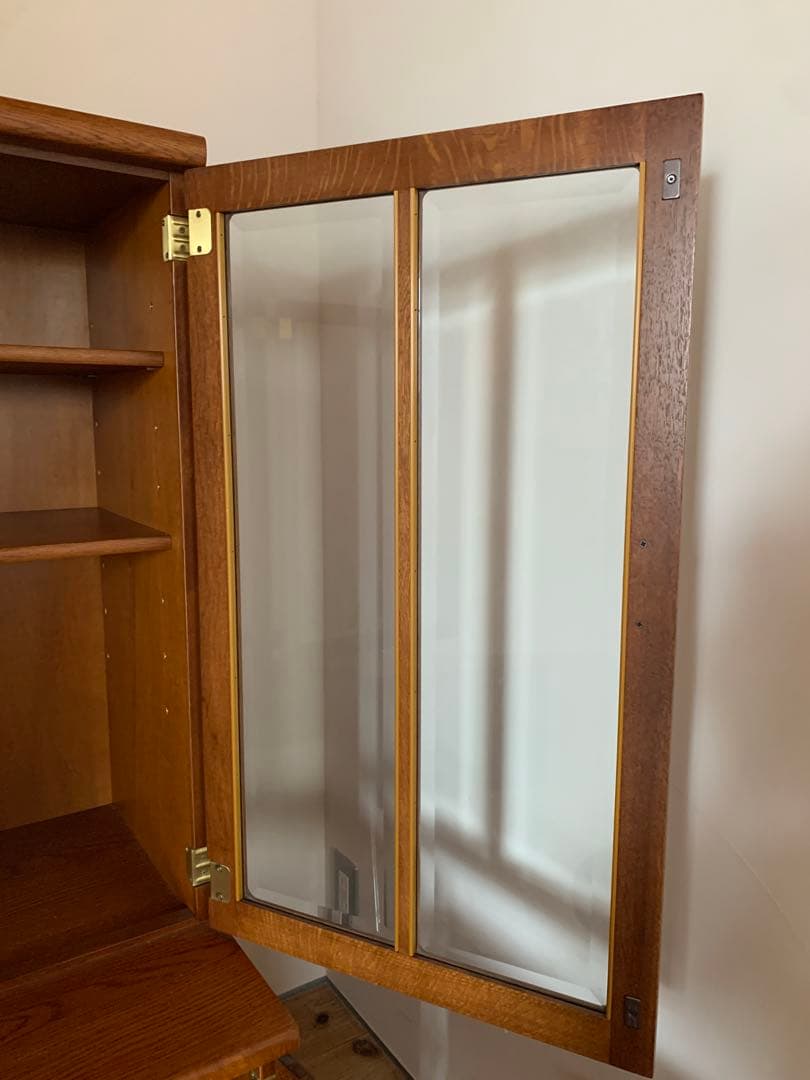 最終値下送料込 karimoku ガラスキャビネットサイドボード