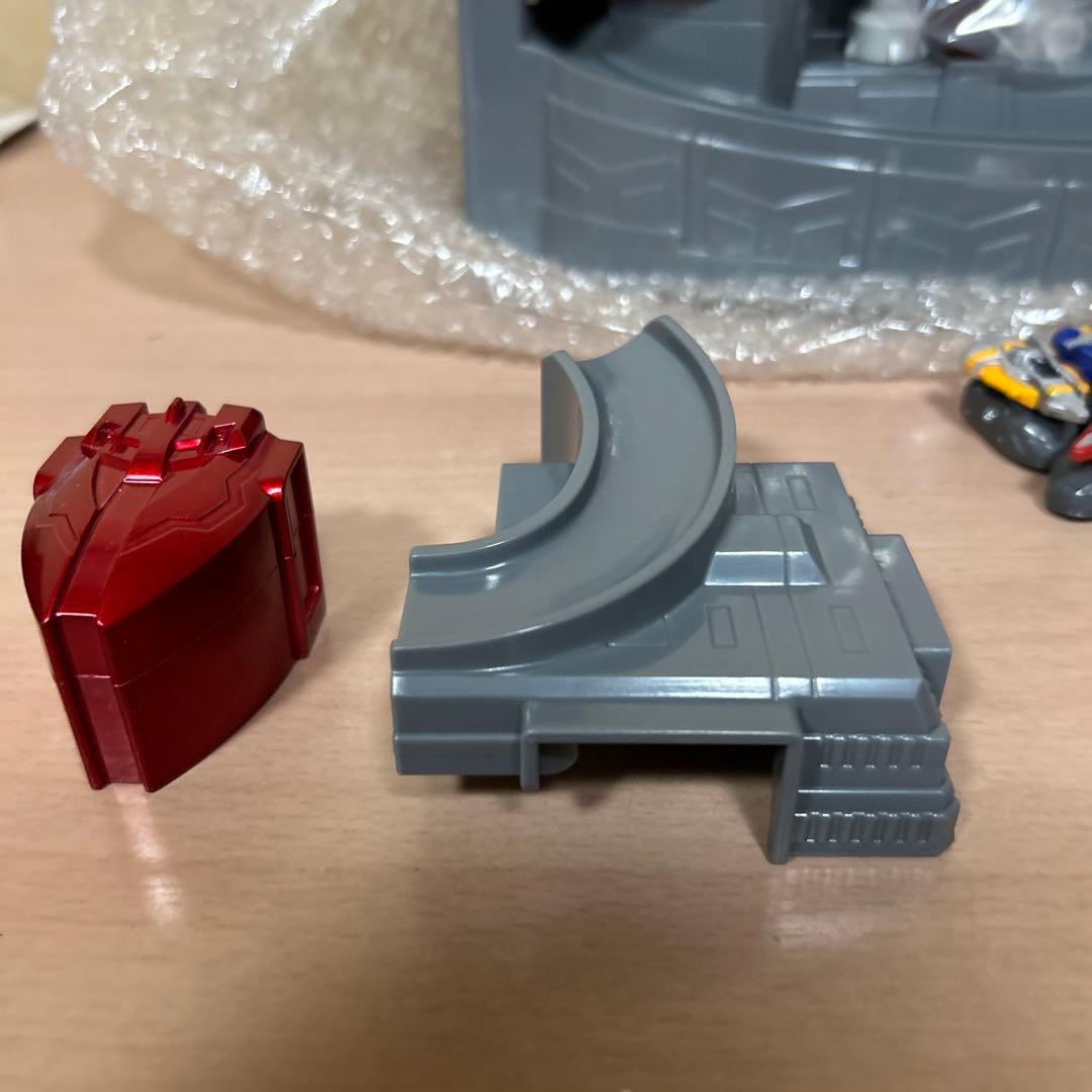 レア⭐️ ウルトラマンマックス 電動出撃基地 DXベースタイタン - メルカリ