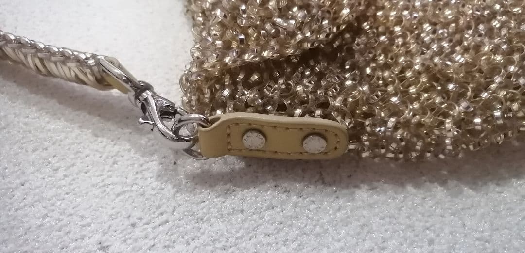 美品アンテプリマ　ゴールド パーティーバッグ