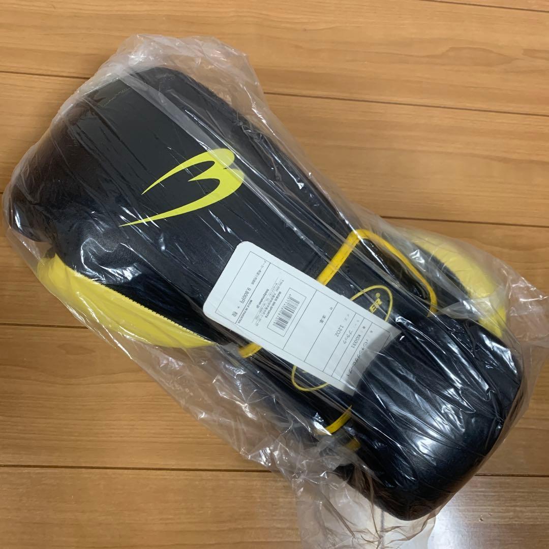 TE210　ボディーメーカー　スパーリンググローブ　本革　新品　黒×黄色 TE210 ボディーメーカー スパーリンググローブ 本革 新品 黒×黄色