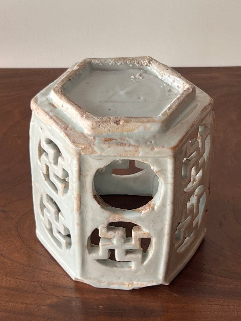 李朝 白磁 卍文透彫六角筆筒 李朝初期 高麗 柳宗悦 民藝館