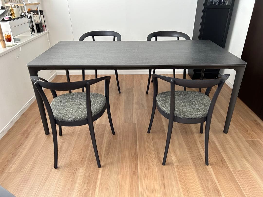 年始セール‼️arlflex ダイニングテーブル95万円 ダイニングテーブルのみ‼️
