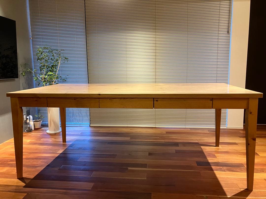 無垢材木製ダイニングテーブル 引き出し付き