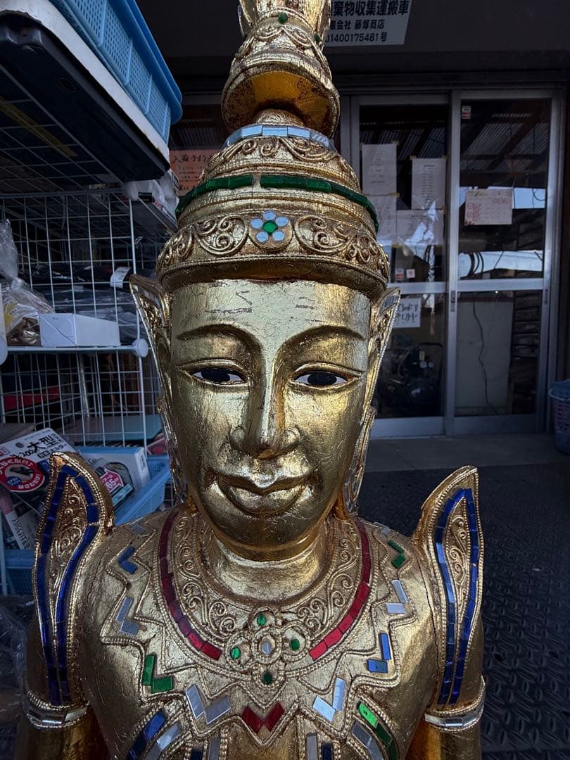 手彫りの金箔タイの天使像：レインツリー木製モザイク象嵌 - メルカリ