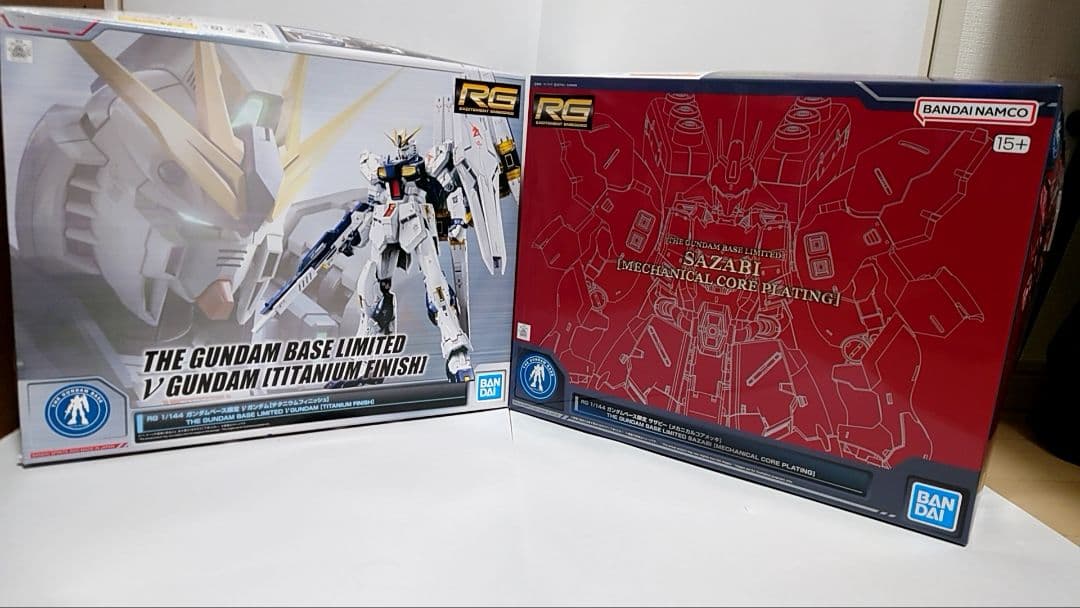 ガンダムベース限定νガンダムチタニウムフィニッシュ＆サザビーメカニカルコアメッキ