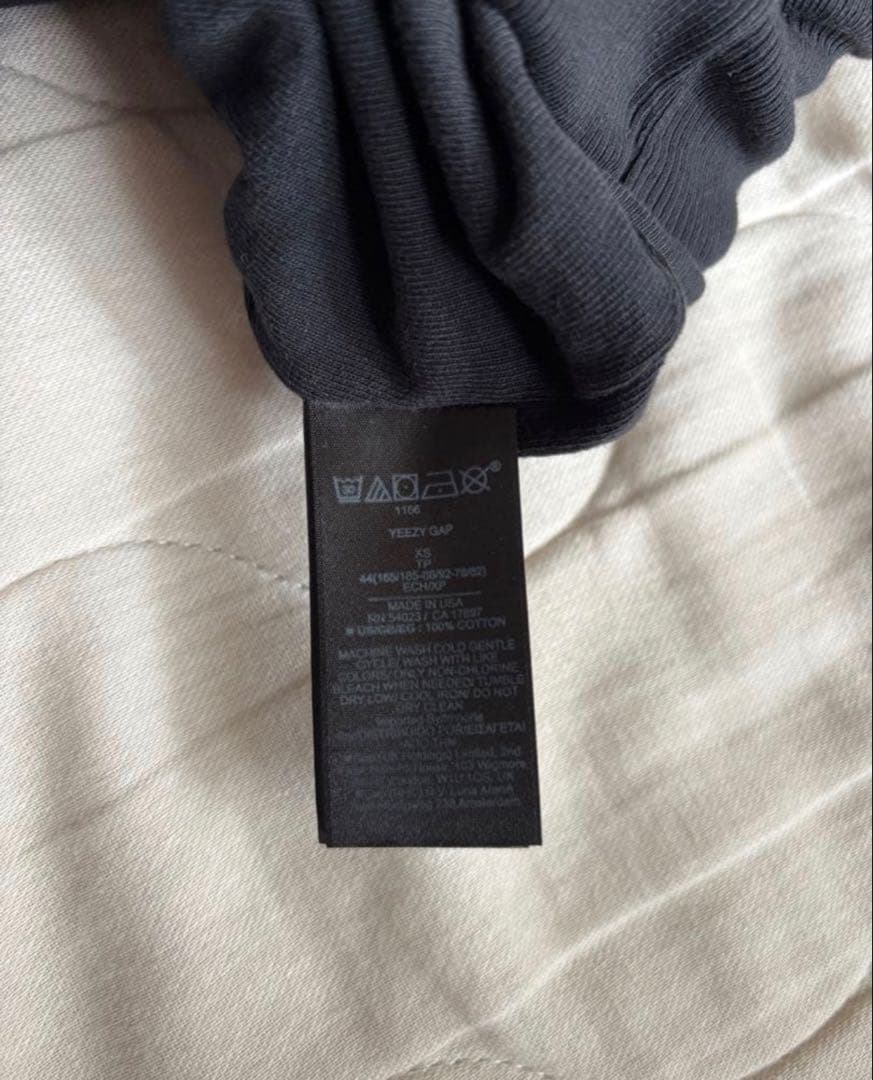 YEEZY GAP パーカー　ウォッシュドブラックバレンシアガ