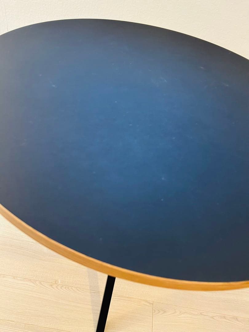 カナデモノ　リノリウム　カフェテーブル黒75㎝