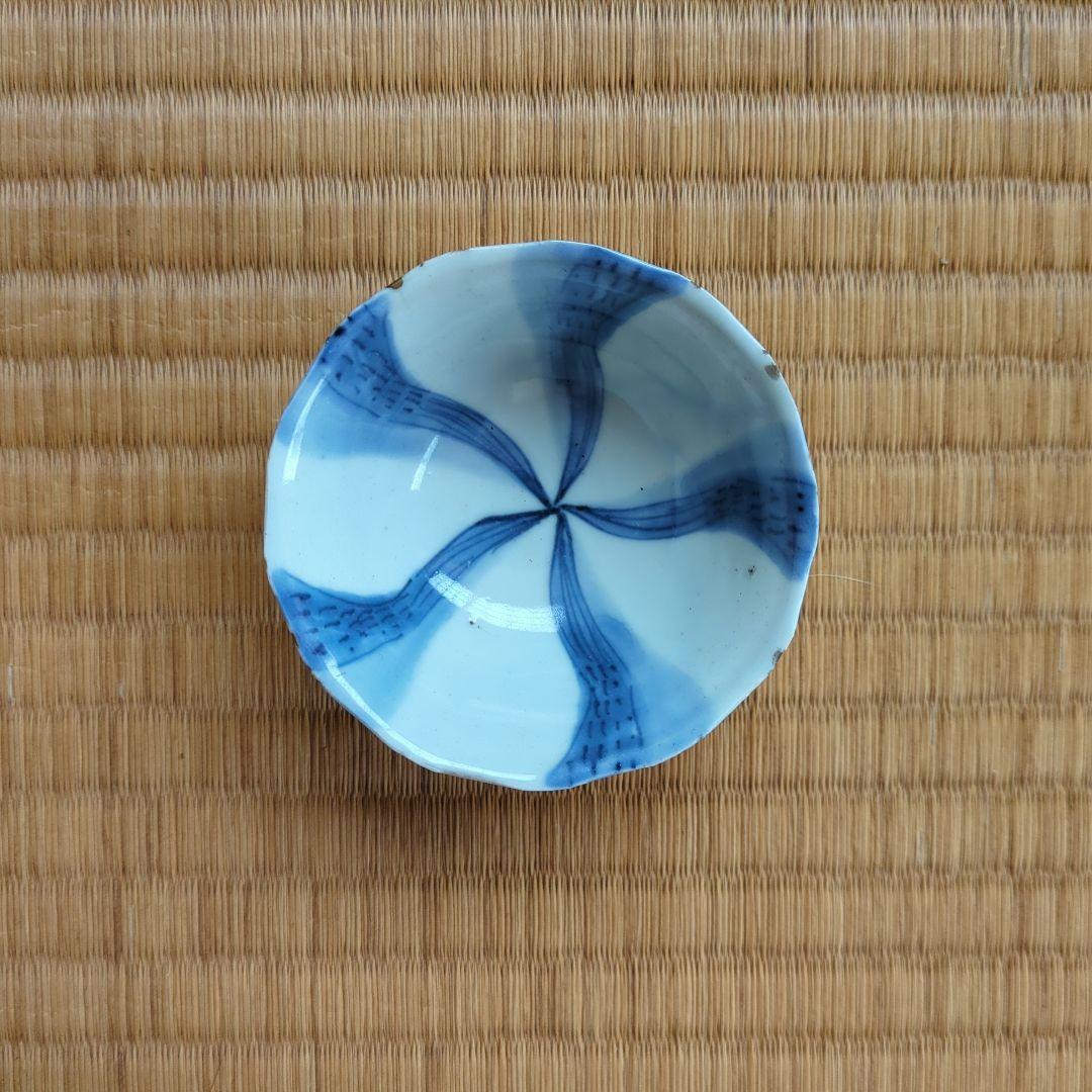 青いストライプ模様の陶器盃 古染付捻盃 明時代末期 景徳